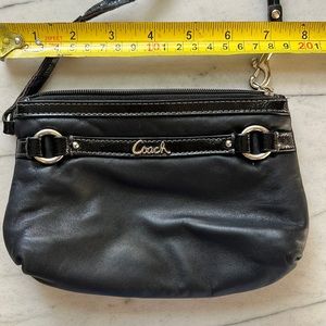 Coach Gallery Black Leather Medium Corner Zip Wristlet with Wrist Strap